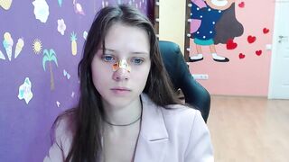 graffityfolz - [Chaturbate] Surprise play girl alone