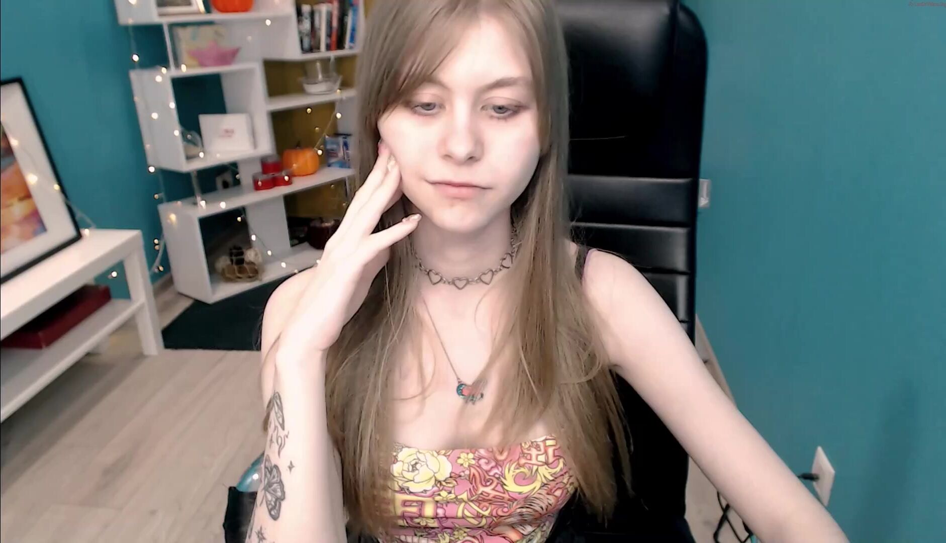 elfi_pink Video 339 Seconds