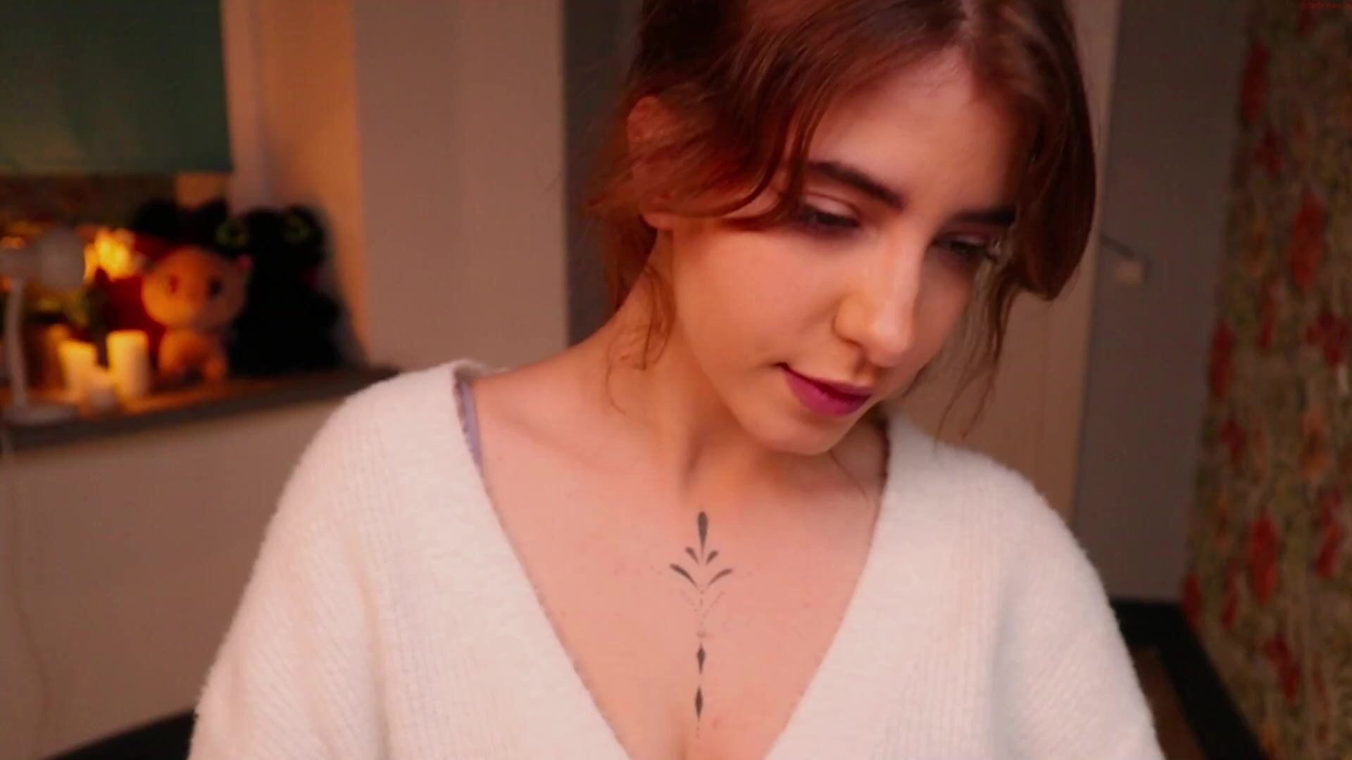 yours_lola Video 407 Seconds