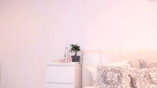 serenna_wills Video  1388 Seconds