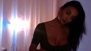 q_u_e_e_n Video  728 Seconds