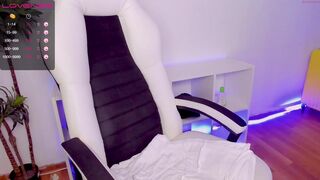 askcaroline Video  787 Seconds