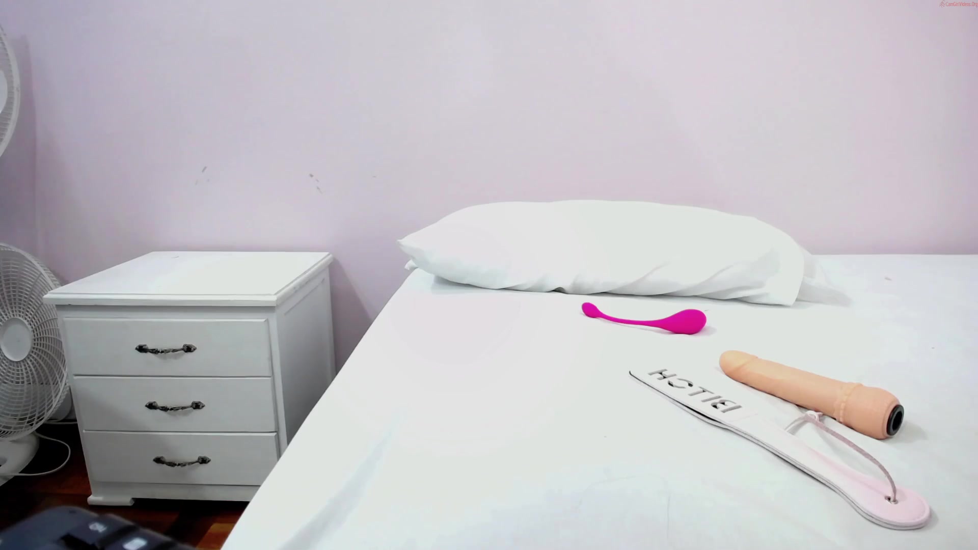 little_womaan Video 344 Seconds