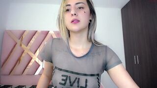 victoria_rocker Video  179 Seconds