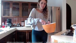 bloomyogi Video  303 Seconds