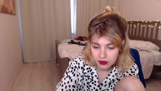 wet_eyyyelashes Video  525 Seconds