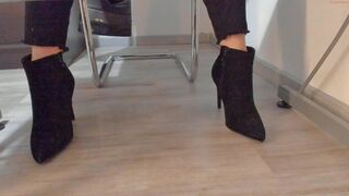 tired33 Video  653 Seconds