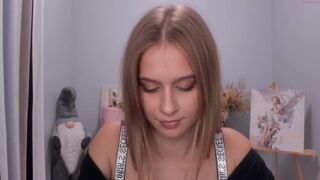 ella_twinkle Video  1077 Seconds