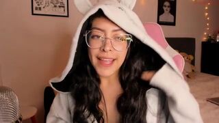 bedroomeyess Video  2437 Seconds