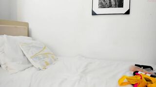 sienna_cross1 - [Chaturbate] mouth Rubbing Pussy lips