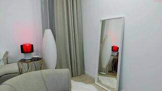 anna_lus - [Chaturbate] Shaved Gets Lucky Caught On Webcam