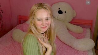 ophelia_mask Video  1627 Seconds