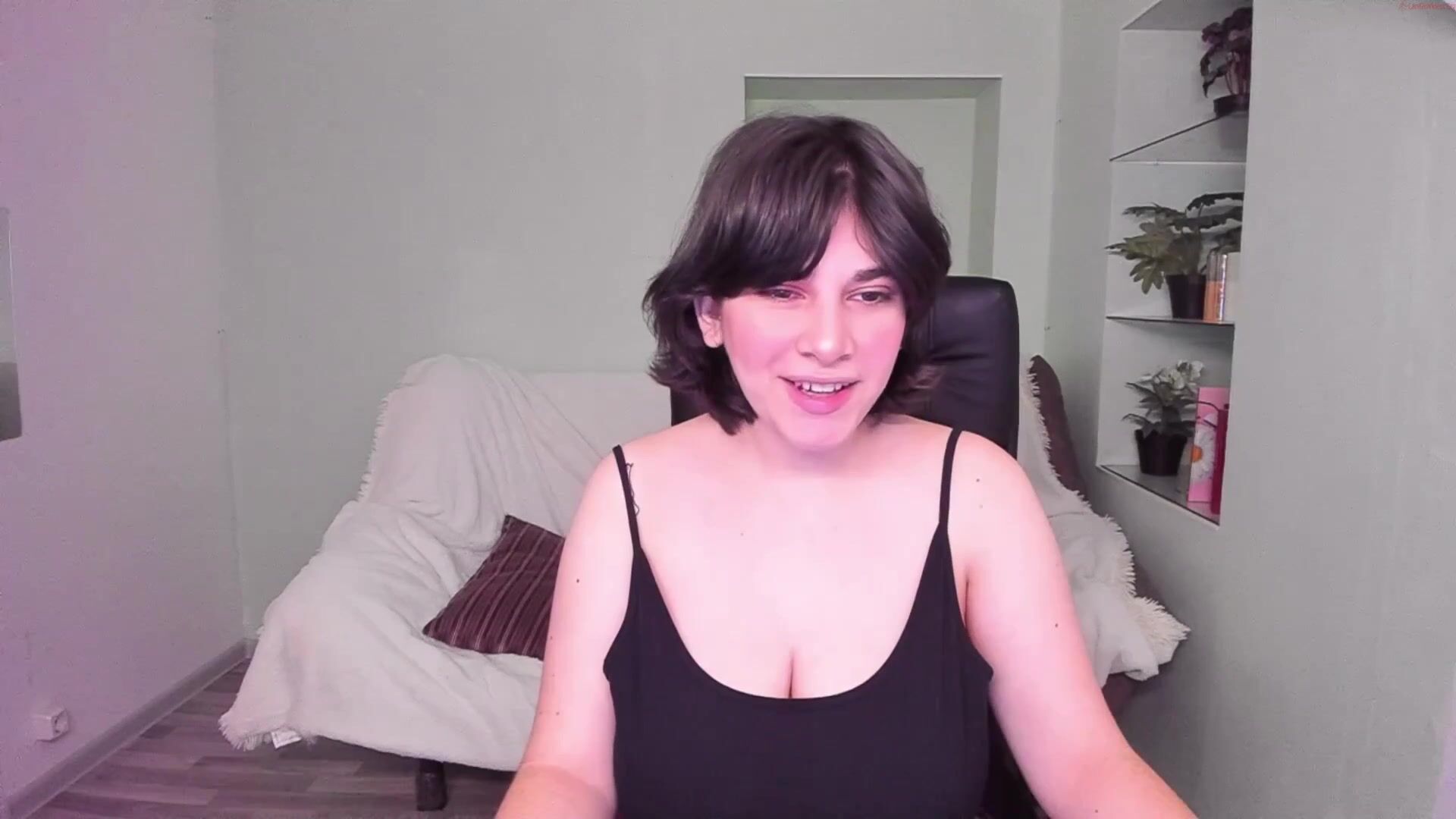 emily_honeypie Video 331 Seconds