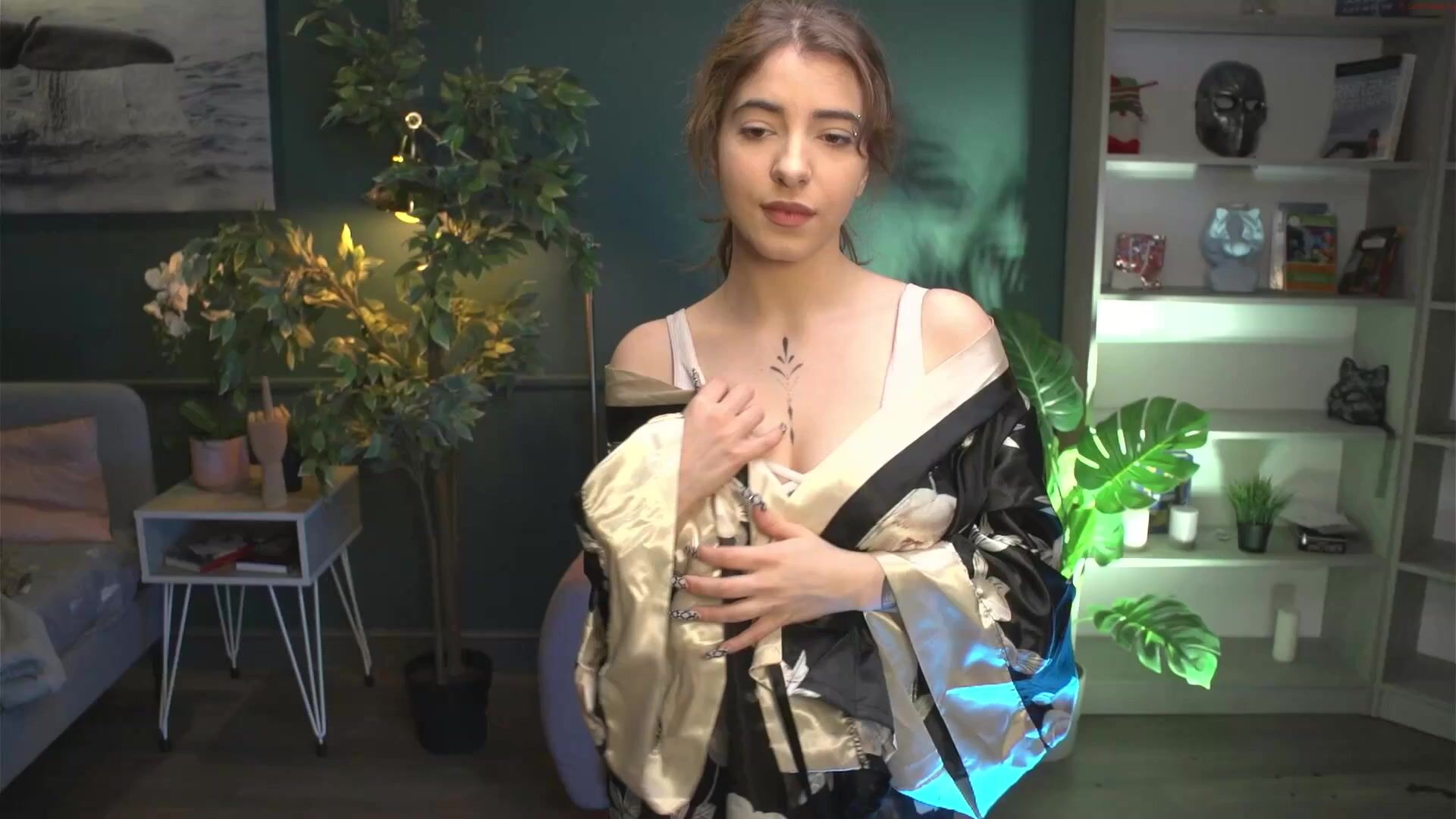yours_lola Video 161 Seconds
