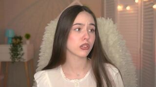 emilyeliott Video  560 Seconds