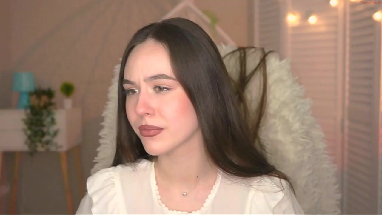 emilyeliott Video 207 Seconds
